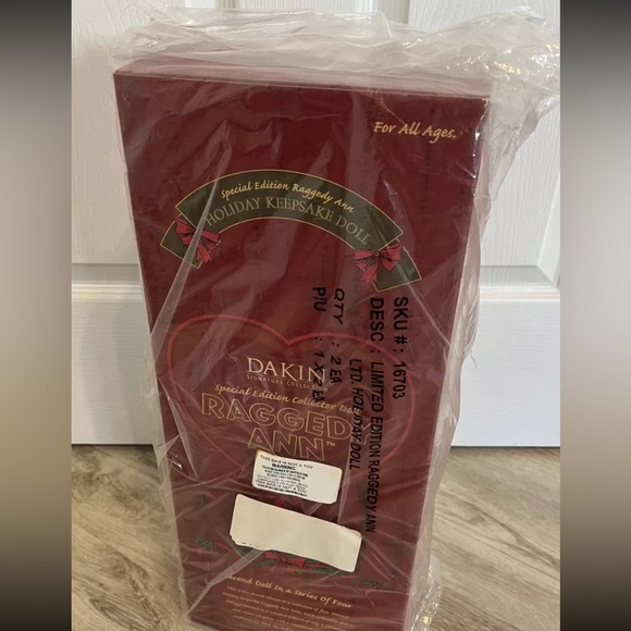 Special Edition Raggedy Ann Holiday Keepsake Doll‼️FINAL SALE - Picture 6 of 6